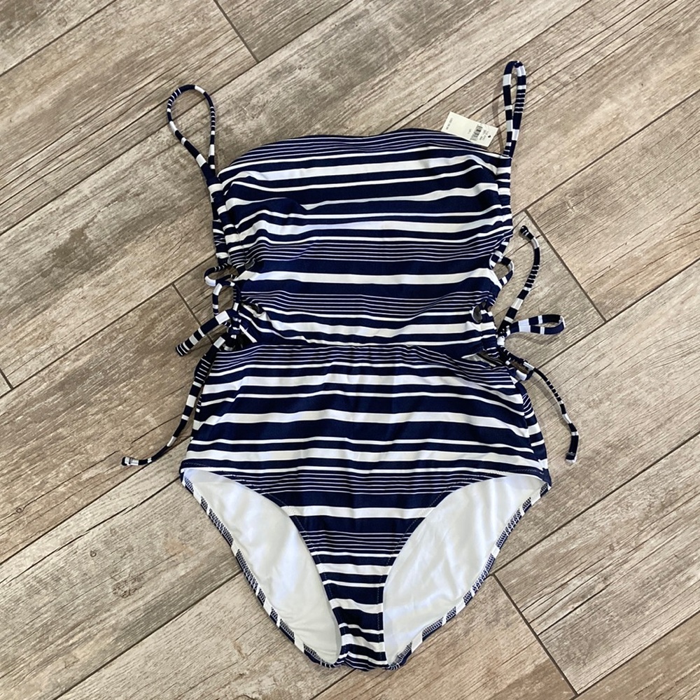 Aerie navy & white striped one piece swimsuit sz L